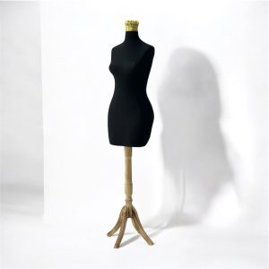 "مانکن ویترینی پایه چوبی MS03"