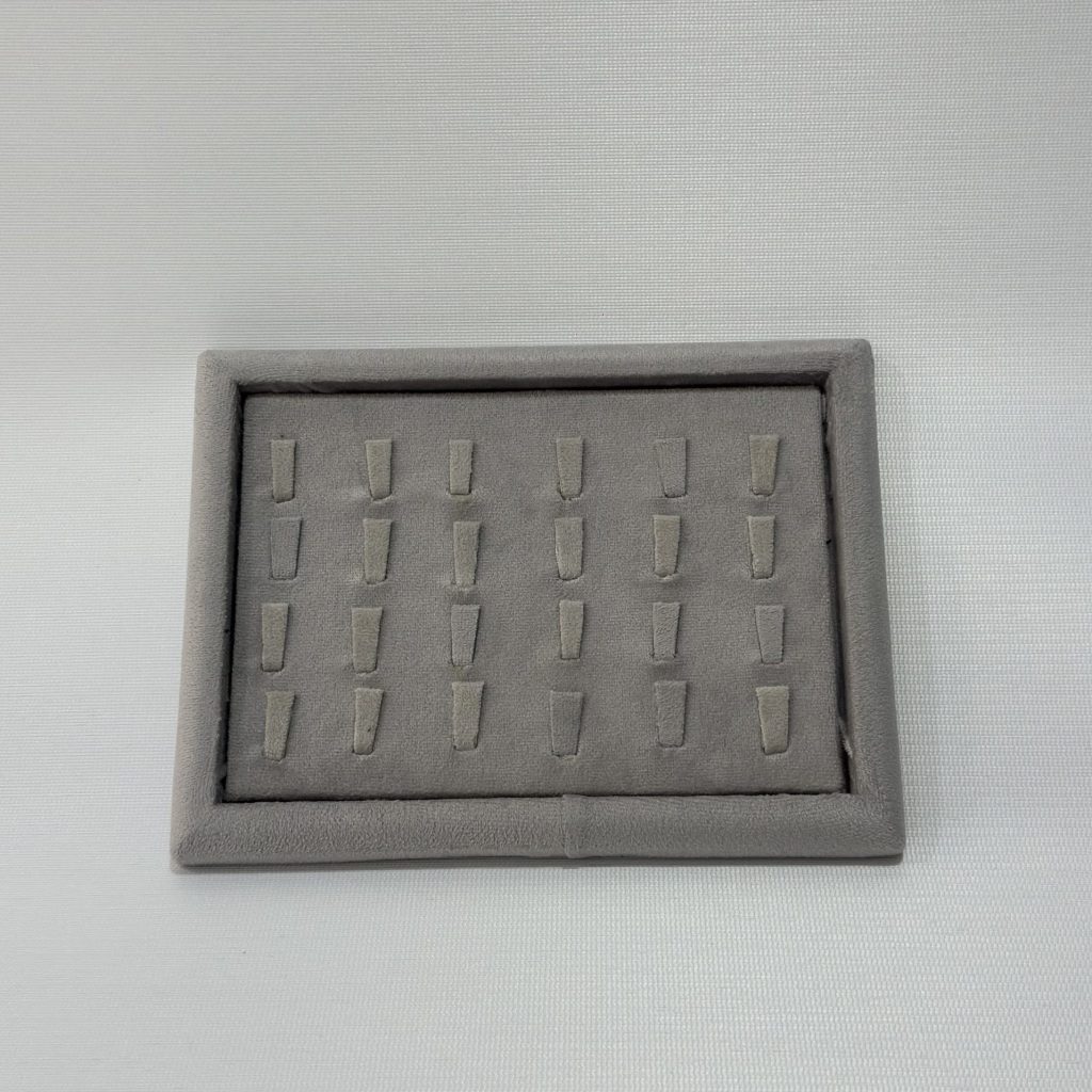 "خرید سینی انگشتر تخت مخمل طوسی MJ102 از فروشگاه امین شلف"