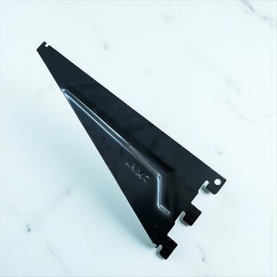 زاویه فروشگاهی نک دار با ابعاد 40cm با ضخامت ورق 1.5mm مشکی