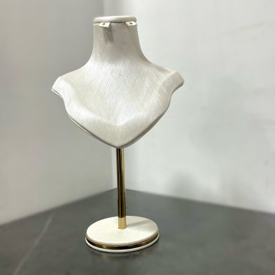 مانکن جواهرات سزار پایه آبکاری طرح ترک