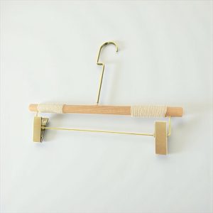 چوبکار لباس دوگیره چوبی خودرنگ کناف دار وارداتی ch194