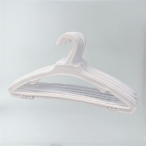 چوبکار لباس انباری سفید 12 عددی ch209